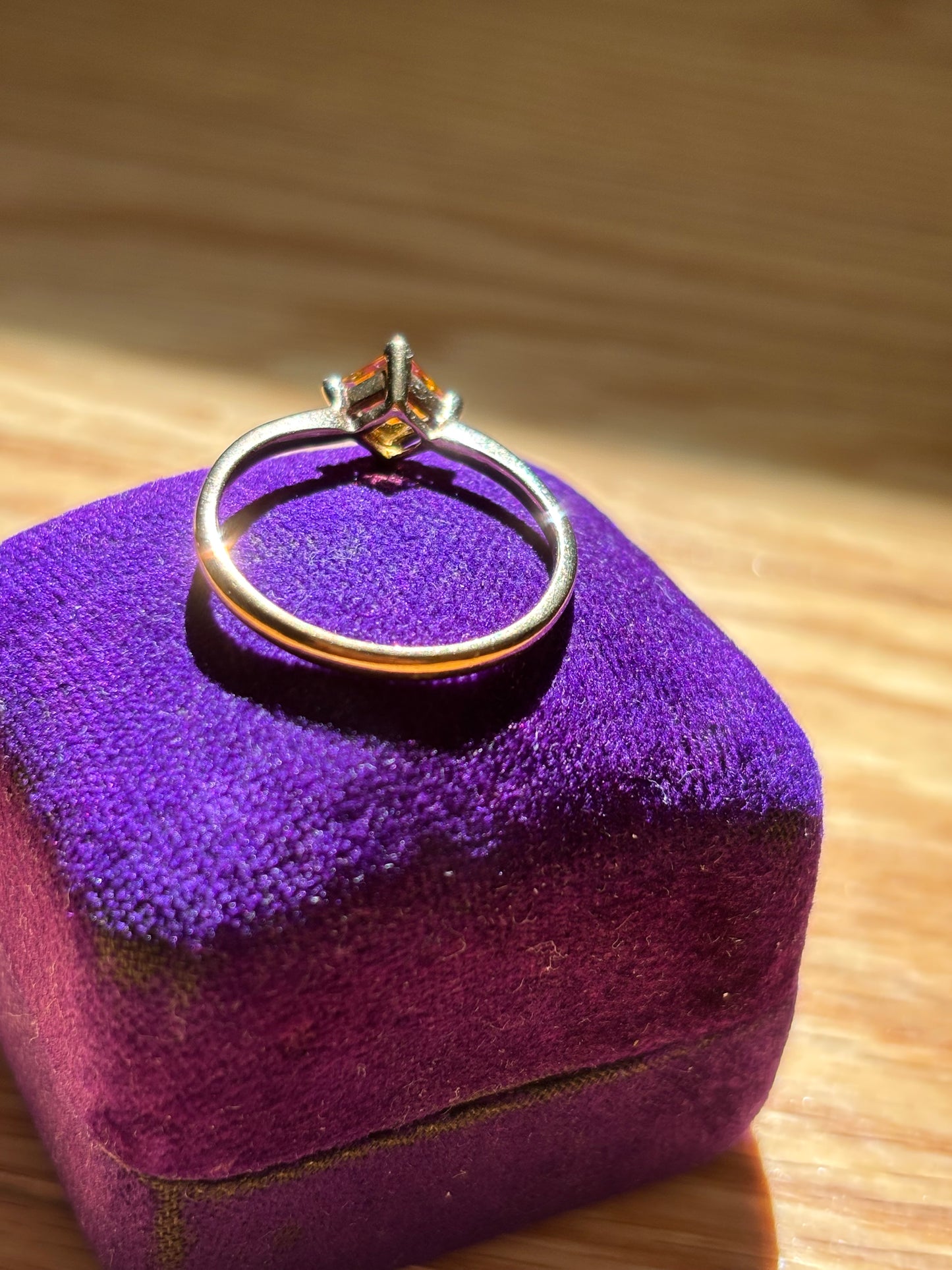 Vintage, 9ct/9K Citrine Ring from the UK