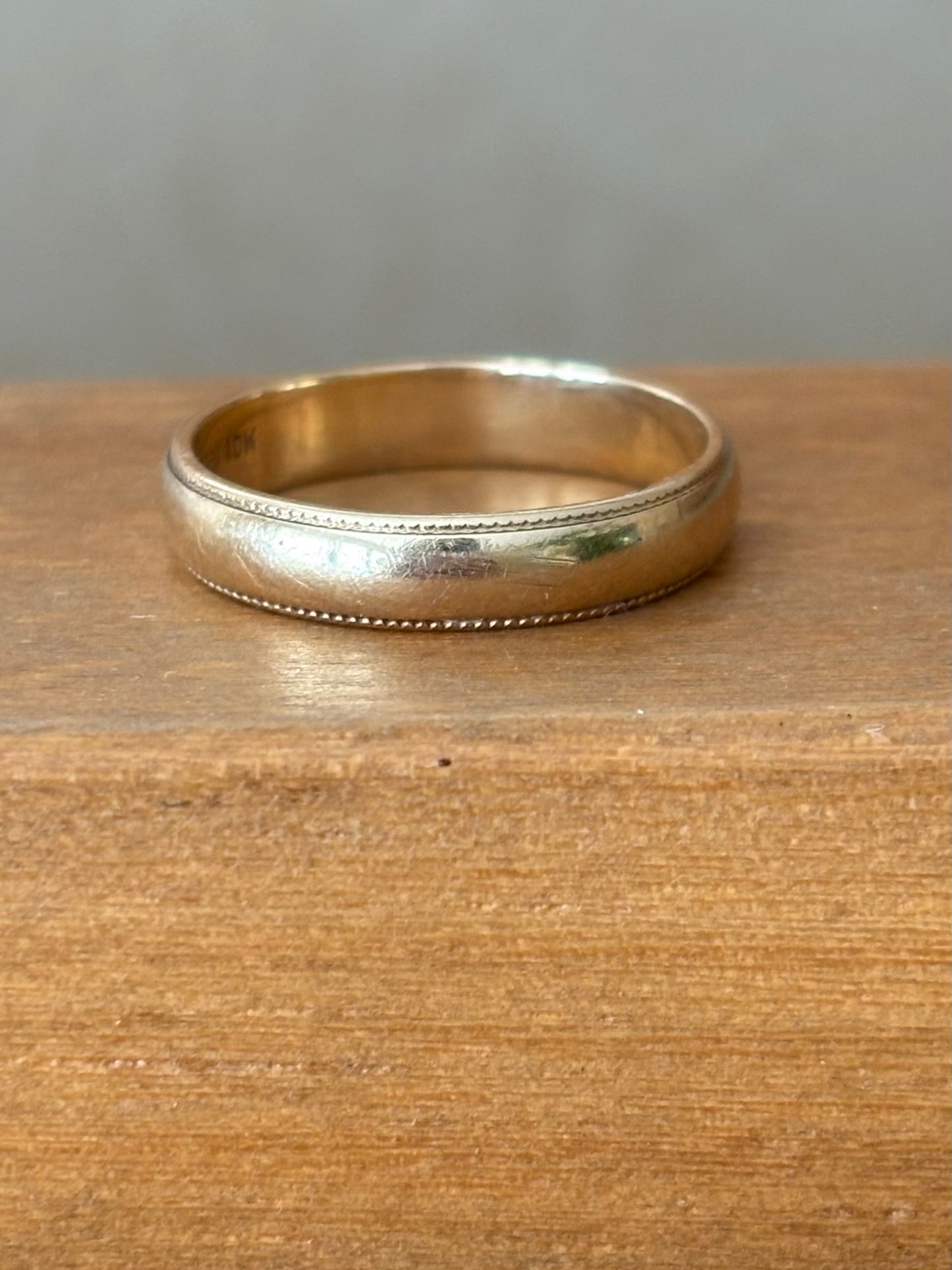 Devon’s Pick: Vintage, 10K Gold SIFFARI Ring with Millgrain Detailing