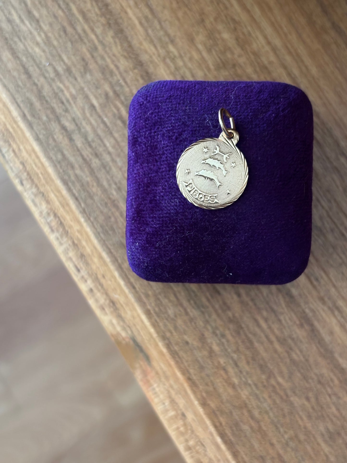 Vintage, 10K Gold Pisces Zodiac Charm