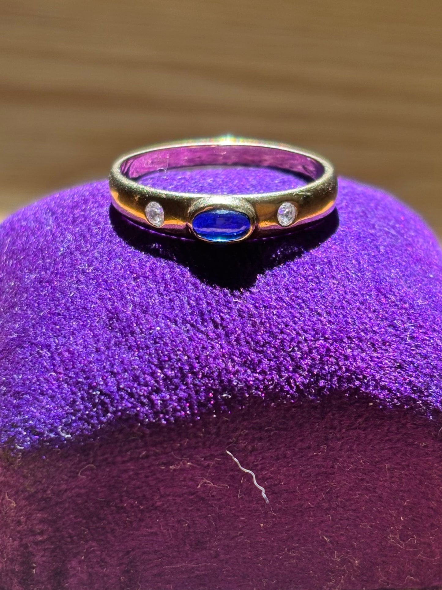 Vintage, 9ct/9K Gold Gypsy Ring from the UK