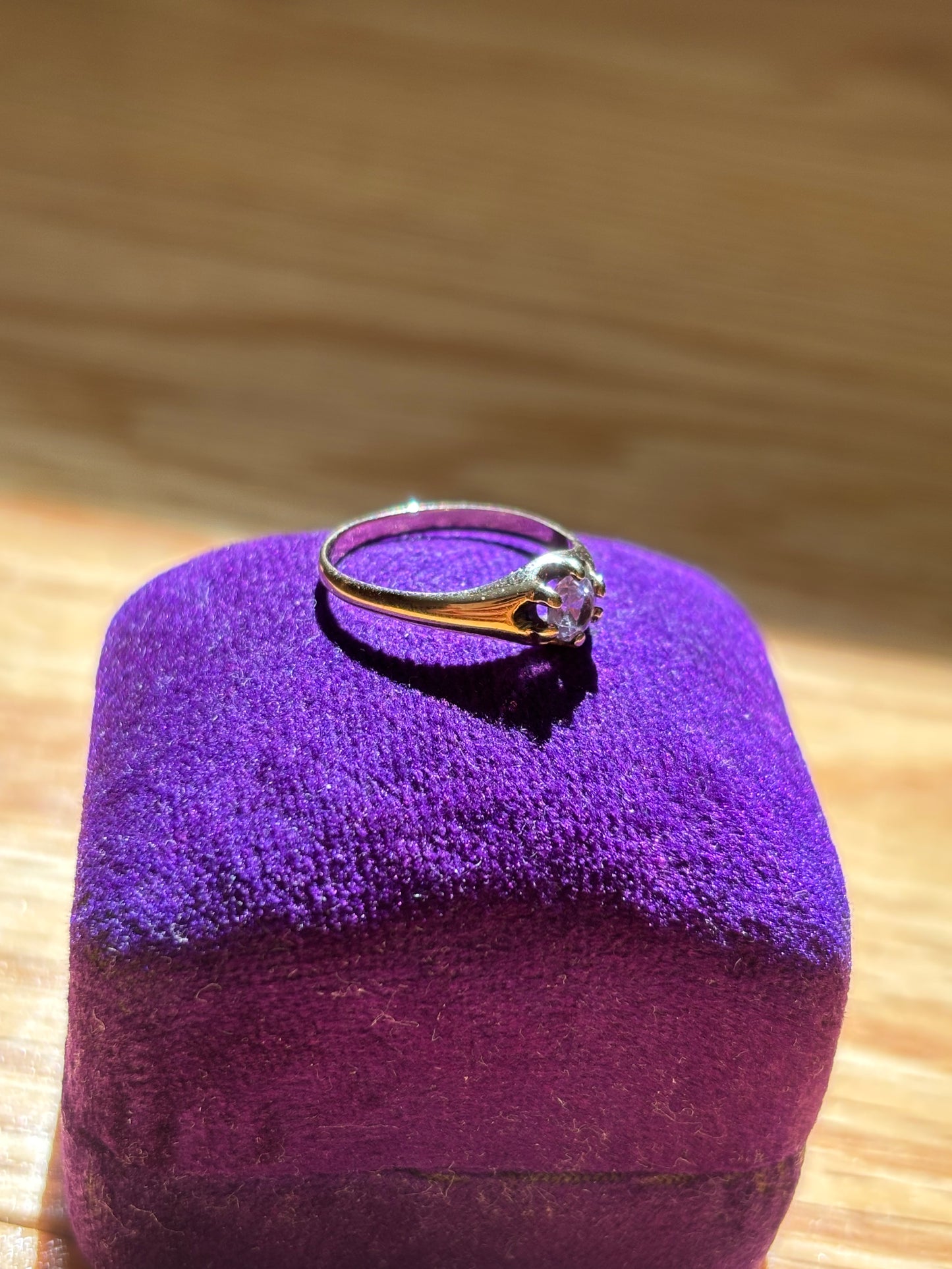 Vintage, 10K Gold Colour-Changing Sapphire Ring