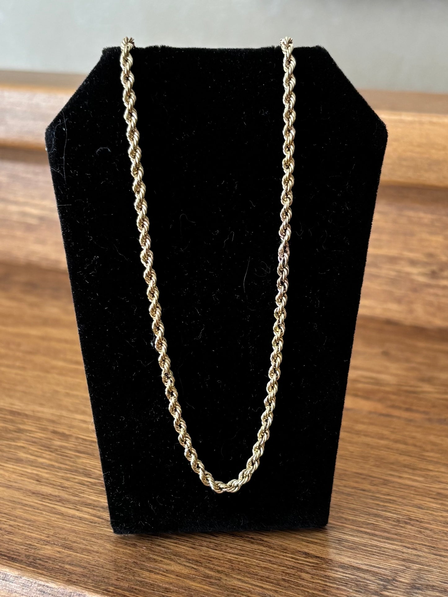 Devon’s Pick: Vintage, 10K Gold Rope Chain