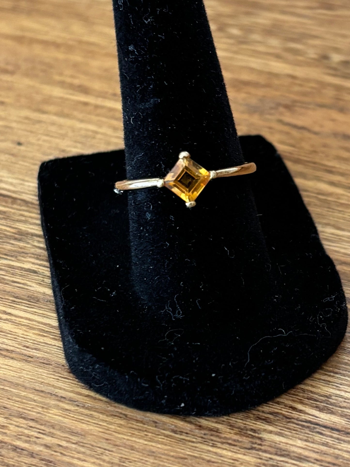 Vintage, 9ct/9K Citrine Ring from the UK