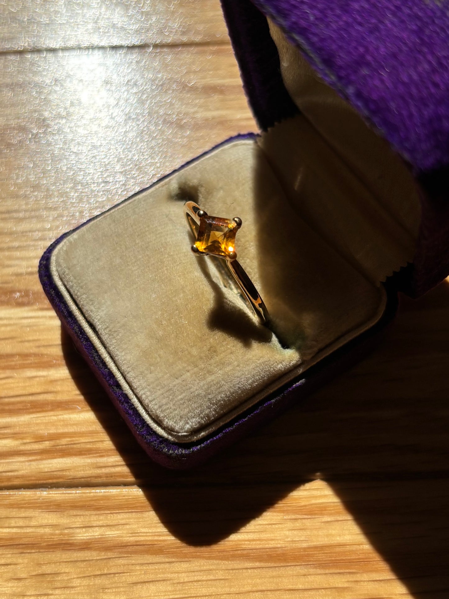 Vintage, 9ct/9K Citrine Ring from the UK