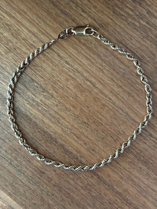 Devon’s Pick: Vintage, 10K Gold Rope Chain Bracelet
