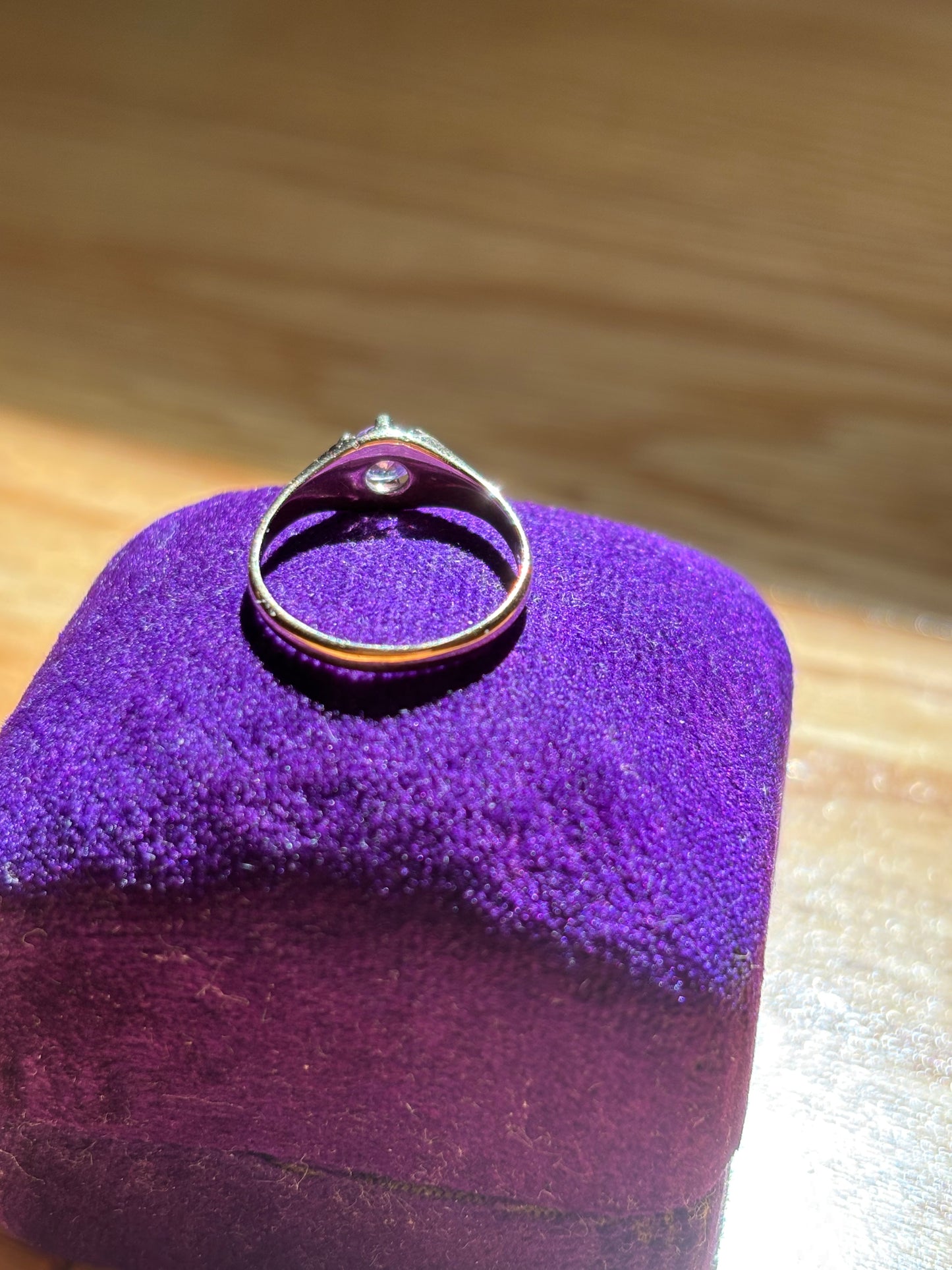 Vintage, 10K Gold Colour-Changing Sapphire Ring
