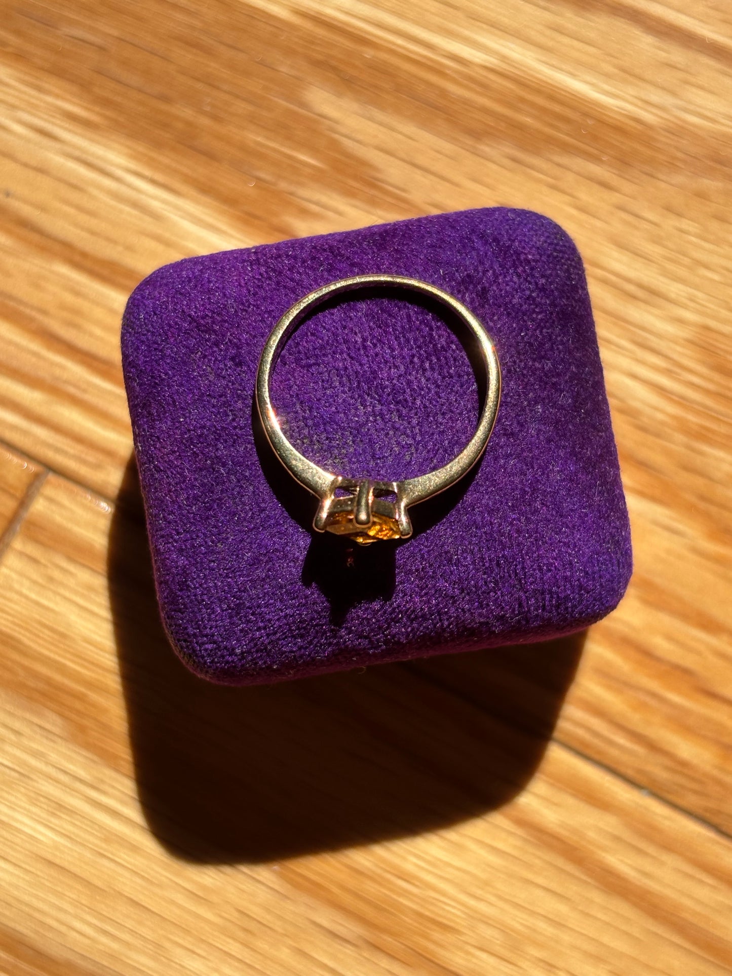 Vintage, 9ct/9K Citrine Ring from the UK