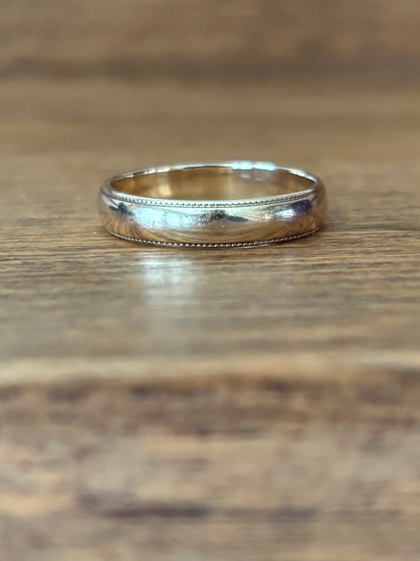 Devon’s Pick: Vintage, 10K Gold SIFFARI Ring with Millgrain Detailing