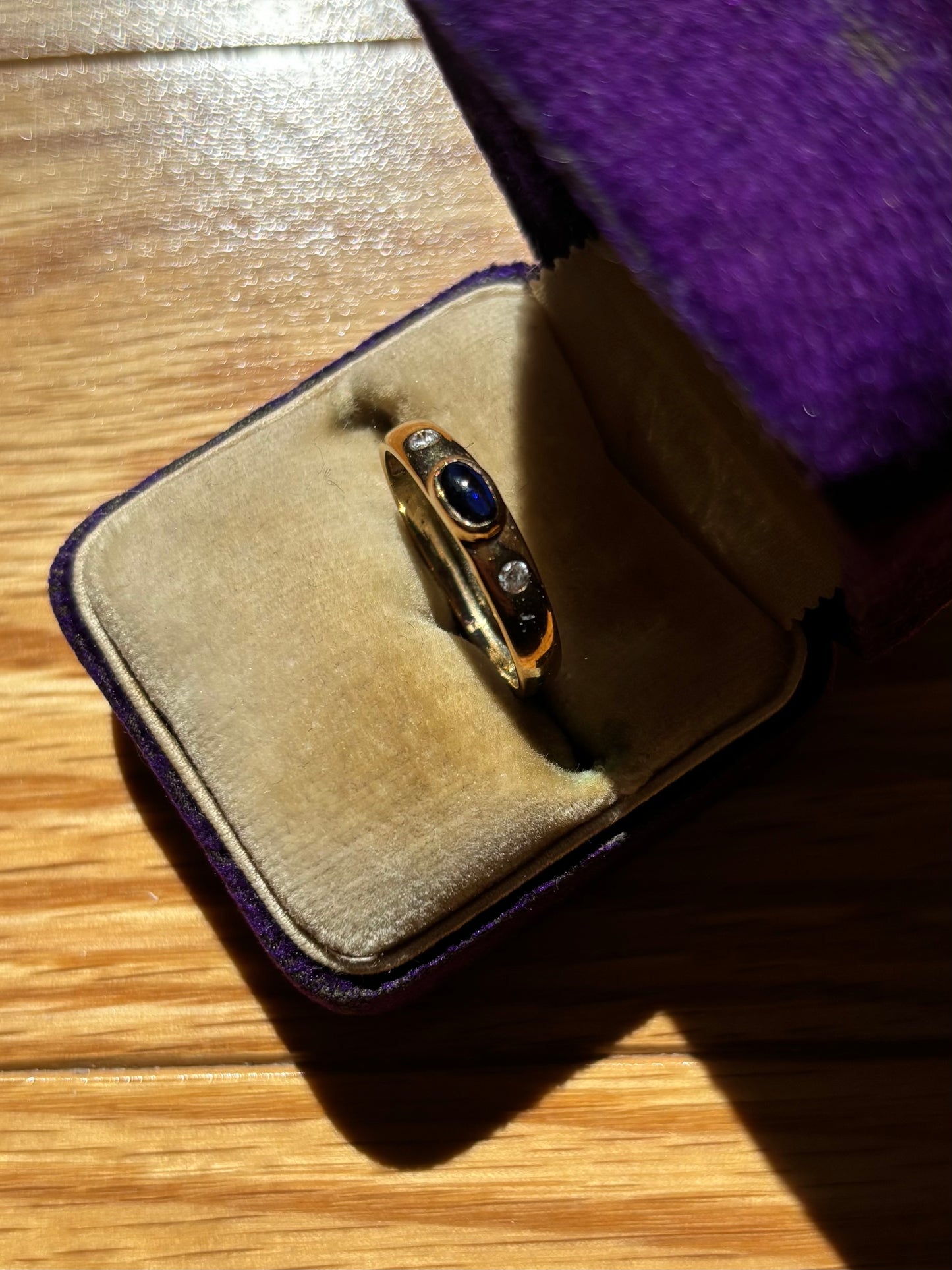 Vintage, 9ct/9K Gold Gypsy Ring from the UK