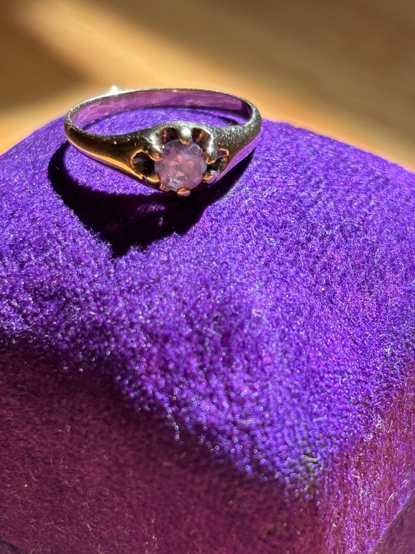 Vintage, 10K Gold Colour-Changing Sapphire Ring