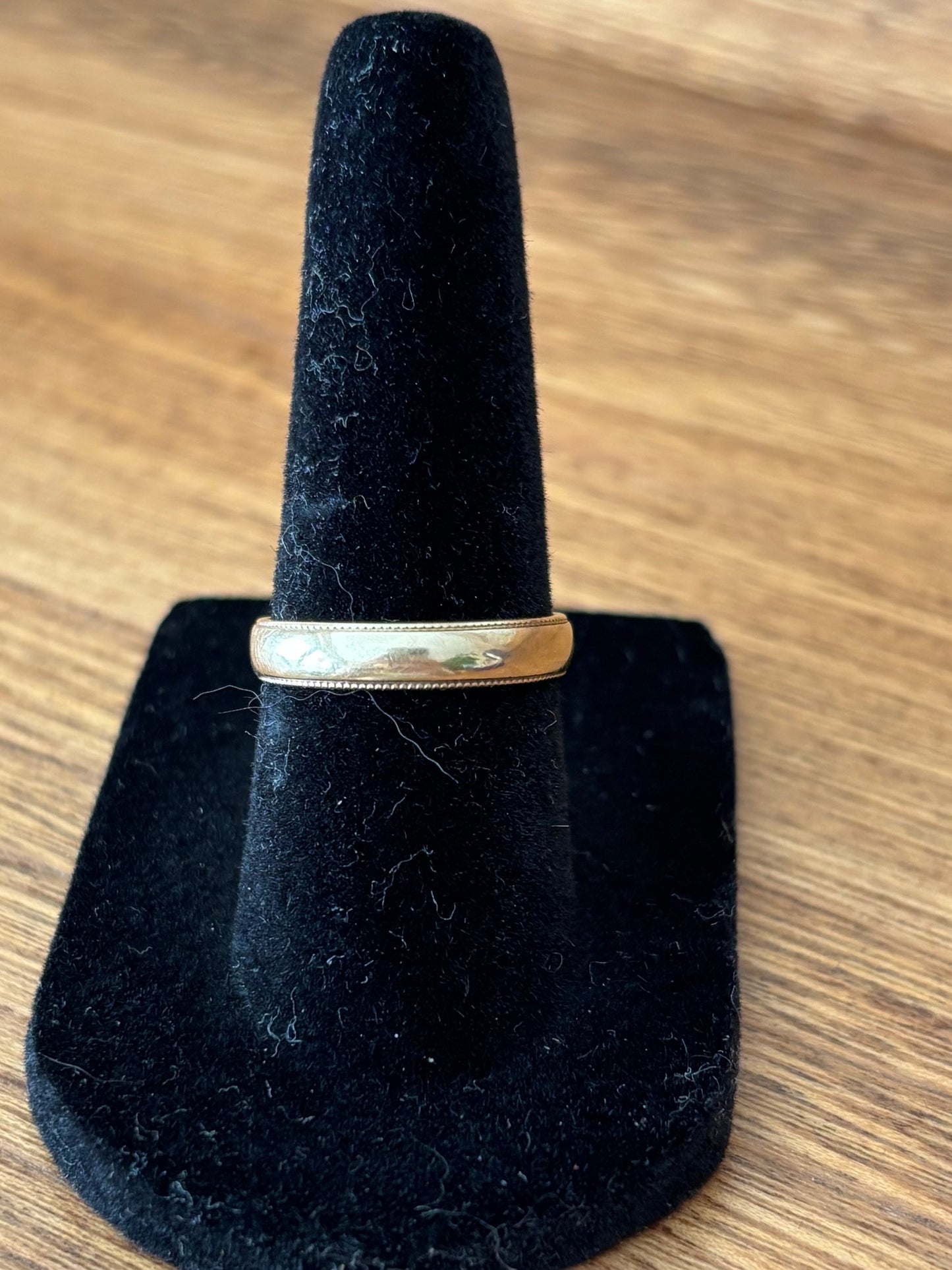 Devon’s Pick: Vintage, 10K Gold SIFFARI Ring with Millgrain Detailing
