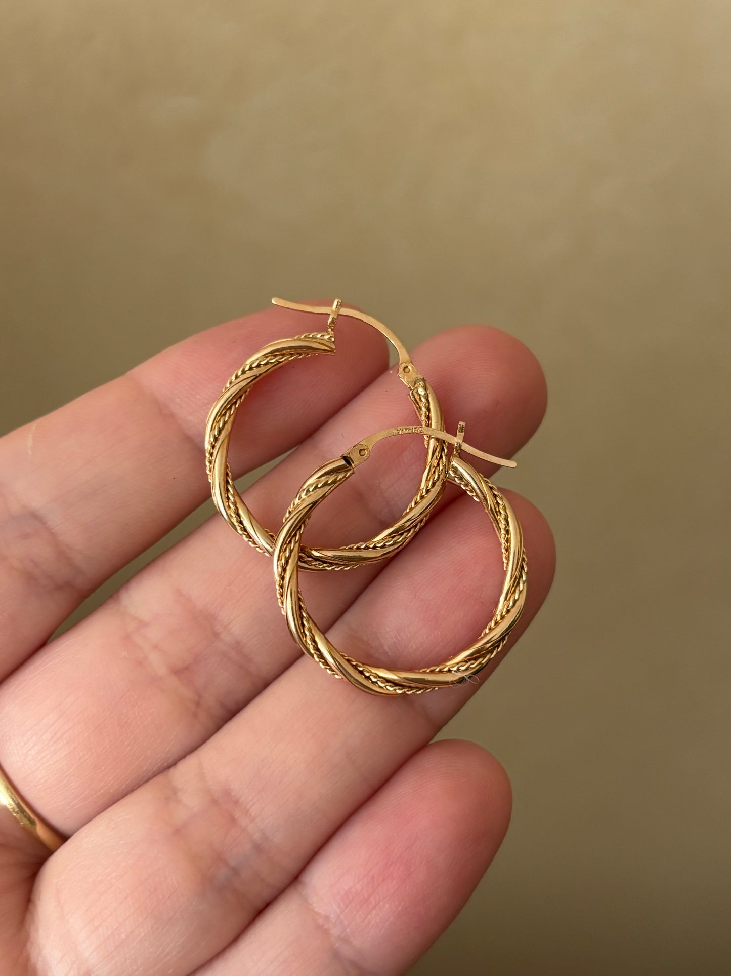 Devon’s Pick: Vintage, 10K Gold Twisted Hoop Earrings