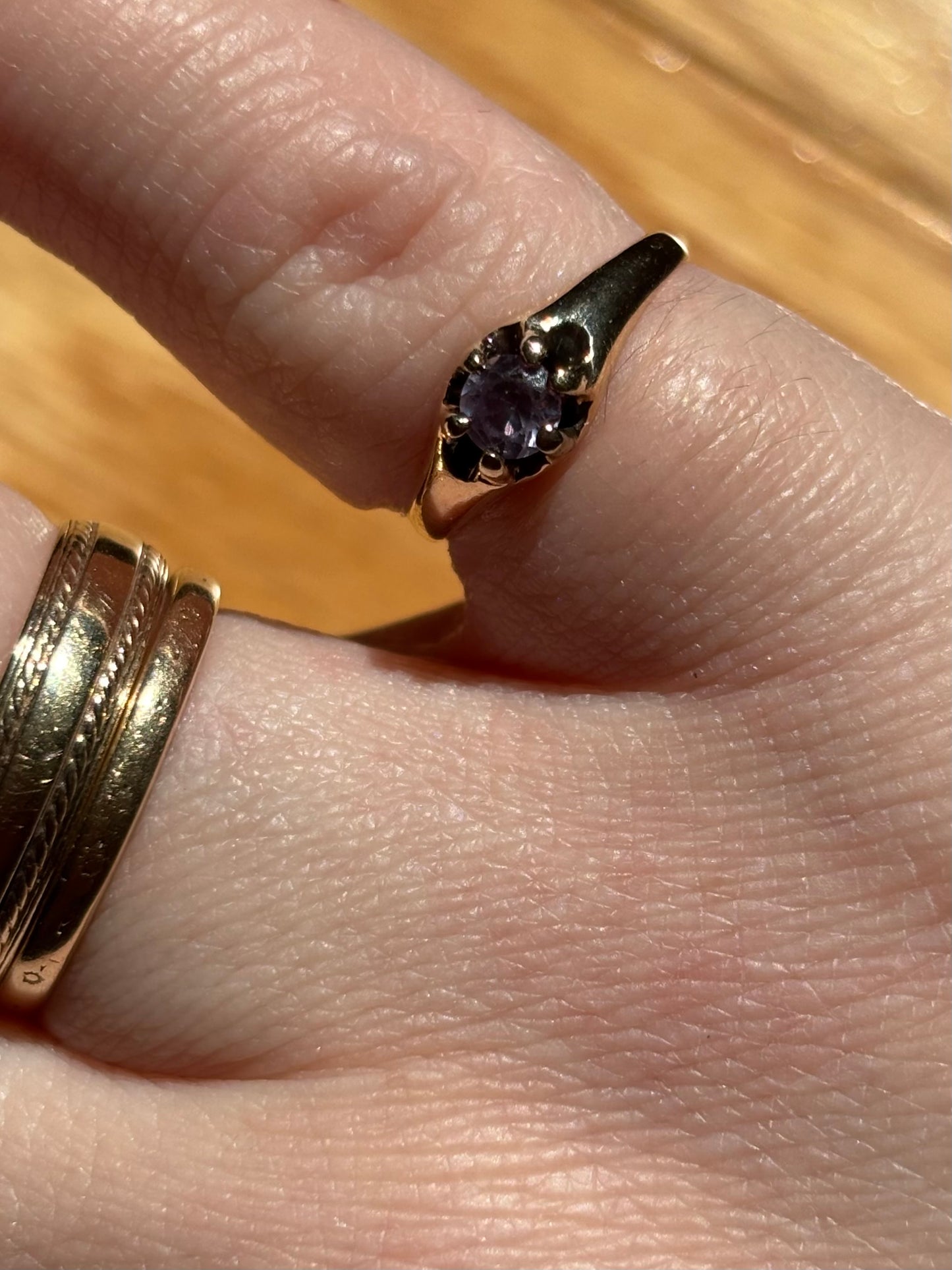Vintage, 10K Gold Colour-Changing Sapphire Ring
