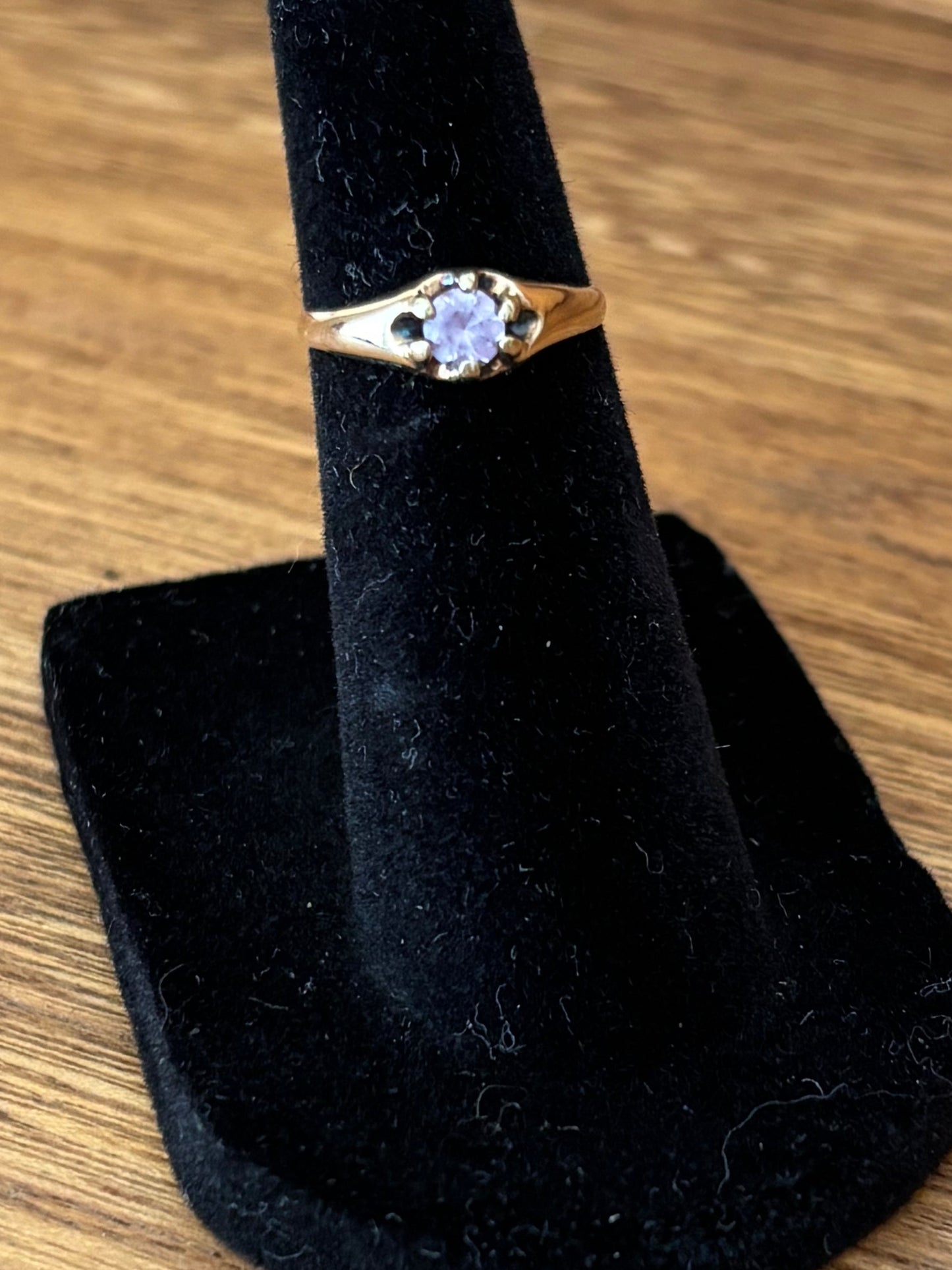 Vintage, 10K Gold Colour-Changing Sapphire Ring