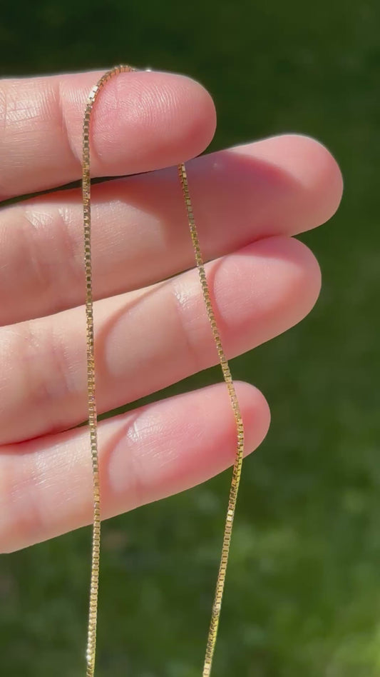 Devon’s Pick: Vintage, 14K Gold Italian Box Chain